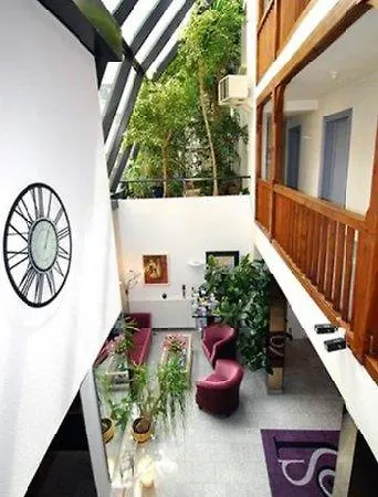 Отель Relais Saint Jean