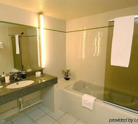 Relais Saint Jean Отель Труа