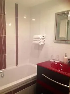 Relais Saint Jean Отель Труа