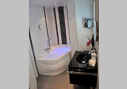 Relais Saint Jean Hotel