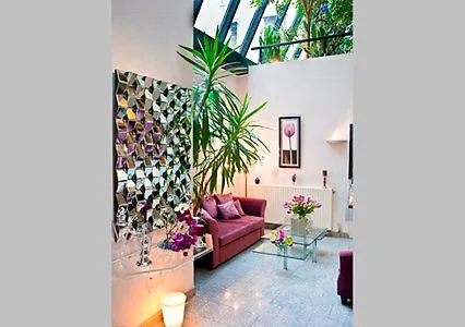 Relais Saint Jean Hotel